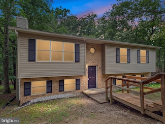 237 Lakeview Dr, Cross Junction, VA 22625