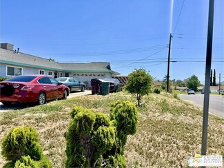 3332 Debbie Ln, Riverside, CA 92501