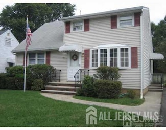28 Louis St, Perth Amboy, NJ 08861