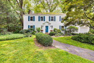 15 Sunny Reach Dr, West Hartford, CT 06117