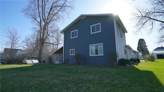 145 SE Maple Ave, Earlham, IA 50072