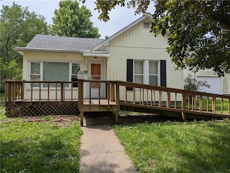 225 E 11th St, Horton, KS 66439