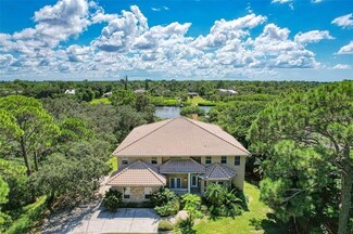1648 Bayshore Dr, Englewood, FL 34223