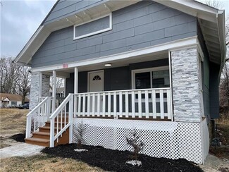 2404 E 35th St, Kansas City, MO 64109