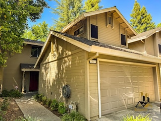 2142 University Park Dr, Sacramento, CA 95825