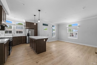 153 Bari Ln, Windsor, CA 95492