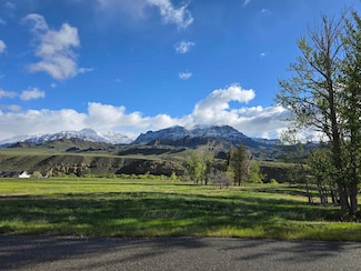 48 Big Creek Dr Unit 12, Cody, WY 82414