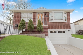 74 Ravenhurst Ave, Staten Island, NY 10310