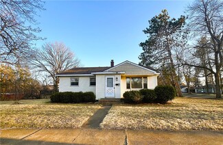 202 College Ave E, Ladysmith, WI 54848