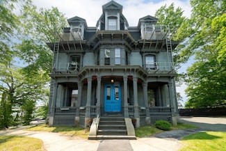533 Locust St, Fall River, MA 02720