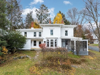 48 Gray St, Amherst, MA 01002