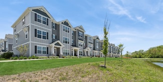 2011 Sequoia Ave, Mundelein, IL 60060