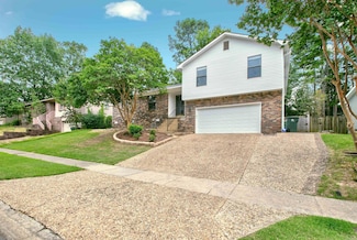 13215 Pleasant Forest Dr, Little Rock, AR 72212