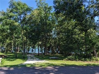 270 Rose Marie Dr, Linn Valley, KS 66040