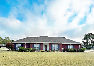 77 Stone River Loop, Wetumpka, AL 36092
