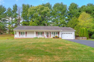 1349 Mockingbird Dr, Blacksburg, VA 24060
