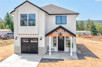 118 SW Crescent Ave, Sunnyside, WA 98944