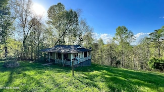 647 S Sudenny Ln, La Follette, TN 37766