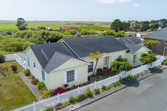 676 Scenic Dr, Loleta, CA 95551