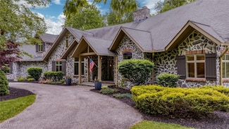 12370 Rockhaven Rd, Chesterland, OH 44026