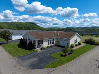 6686 Primrose Place, Bath, NY 14810