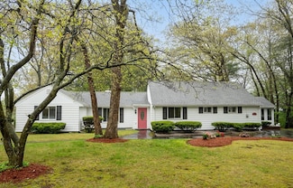 12 Arthur Woods Ave, Burlington, MA 01803