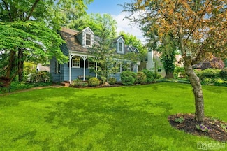 90 Huxley Rd, Metuchen, NJ 08840