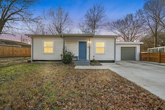 611 N Elm St, Lancaster, TX 75146