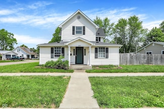 402 E 8th St, Rushville, IN 46173