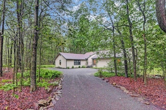 3148 Paul Bunyan Trail, Pocono Pines, PA 18350