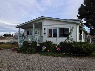 207007 S Shuster Rd, Finley, WA 99337