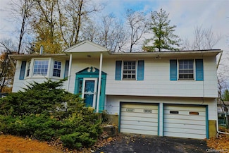 8 Mockingbird Ln, Poughkeepsie, NY 12601