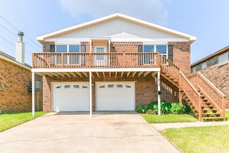 1915 Bayou Homes Dr, Galveston, TX 77551