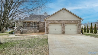 102 Compass Hill Cir, Toney, AL 35773