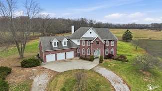 5470 Emerson Dr, Ottawa Lake, MI 49267