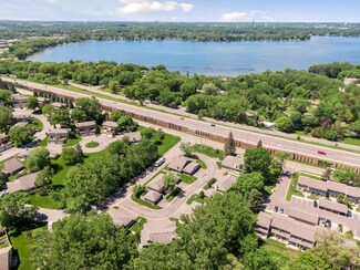 2300 English Cir, Golden Valley, MN 55427