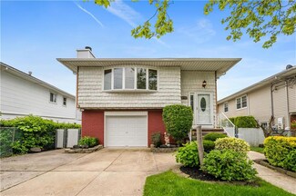 290 Weed Ave, Staten Island, NY 10306