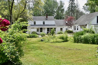 50 Hodge St, Wiscasset, ME 04578