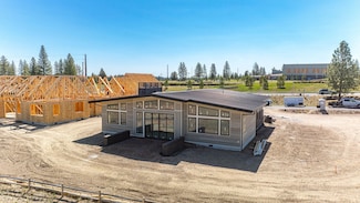 3122 NW Crossing Dr, Bend, OR 97703