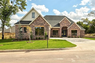 4608 Maple Ridge Dr, Edmond, OK 73034