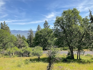 Lot 860 Cooper's Hawk Rd, Klamath Falls, OR 97601