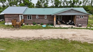 1632 12th Ave NW, Turtle Lake, ND 58575