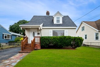 61 County St, Peabody, MA 01960