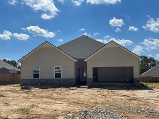 25 Braeburn Ct, Oakland, TN 38060
