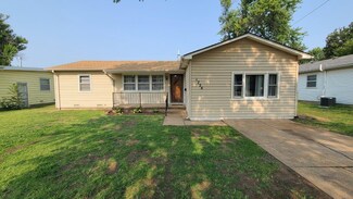 1724 N B St, Wellington, KS 67152