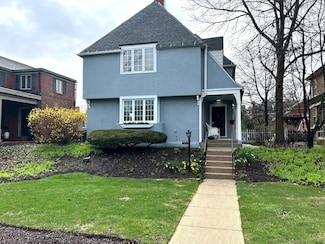 915 N East Ave, Oak Park, IL 60302