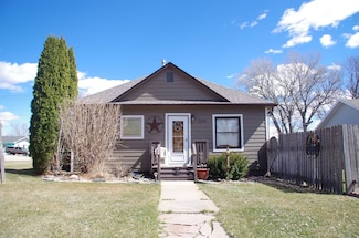 1044 N 13th Ave, Broken Bow, NE 68822