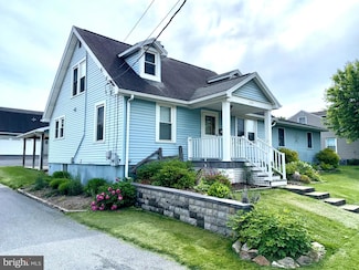 329 Tyrone St, Greencastle, PA 17225