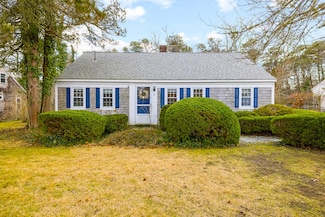 13 Smith St, Dennis Port, MA 02639