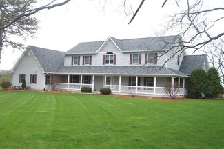 5816 Barnard Mill Rd, Ringwood, IL 60072